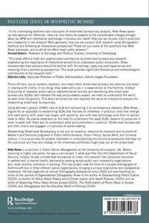 Researching Street-level Bureaucracy achterzijde