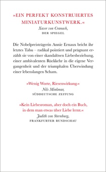 Der junge Mann achterzijde