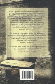 De jongen op het houten kistje achterzijde