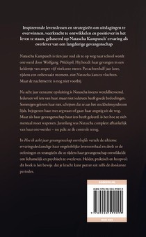 Hoe ik acht jaar gevangenschap overleefde achterzijde