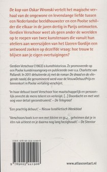 De kop van Oscar Wronski achterzijde