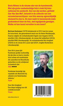 Een luisterend oog achterzijde