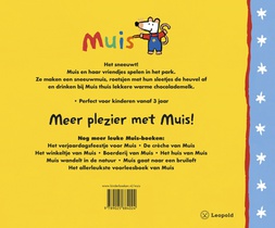 Muis in de sneeuw achterzijde