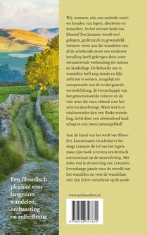 Met lichte tred achterzijde