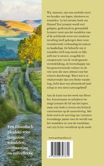 Met lichte tred achterzijde
