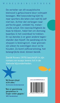In één vloeiende beweging achterzijde