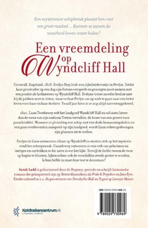 Een vreemdeling op Wyndcliff Hall achterzijde