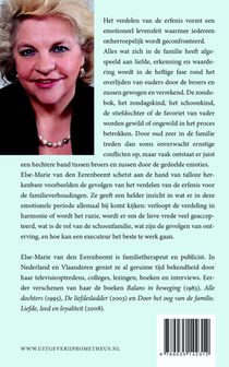Wie krijgt de gouden armband van moeder? achterzijde