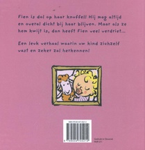 Fien en haar knuffel achterzijde