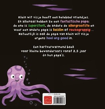 Klein wit visje en zijn papa achterzijde