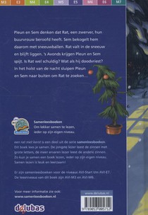 Een rat met kerst achterzijde