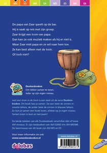 Met een trom in de trein achterzijde