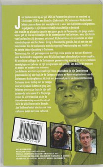 Tussen twee huizen achterzijde