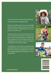 Kind van negen achterzijde