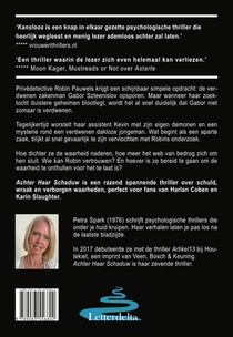 Achter haar schaduw achterzijde