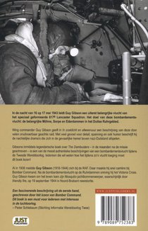 In zoeklicht en afweervuur achterzijde