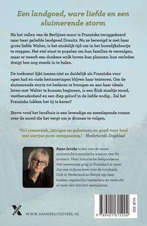 Storm rond het landhuis achterzijde