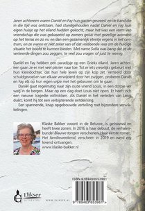 Het verlaten tuinhuis achterzijde