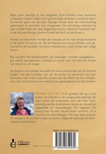 De discipel in de zandbak achterzijde