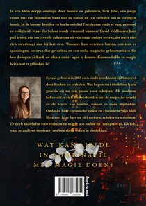 Een tijdloze omhelzing achterzijde