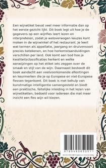 Etiketten lezen op een wijnfles achterzijde