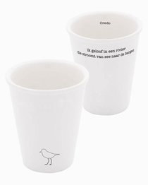 Porseleinen beker 'Credo' (set van 2) achterkant