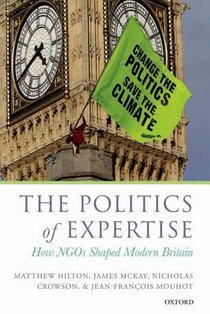 The Politics of Expertise voorzijde