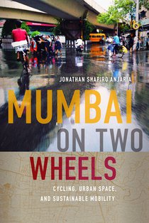 Mumbai on Two Wheels voorzijde