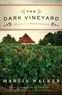 The Dark Vineyard: A Mystery of the French Countryside voorzijde