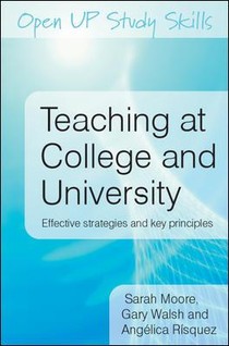 Teaching at College and University: Effective Strategies and Key Principles voorzijde