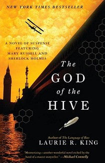 The God of the Hive: A novel of suspense featuring Mary Russell and Sherlock Holmes voorzijde