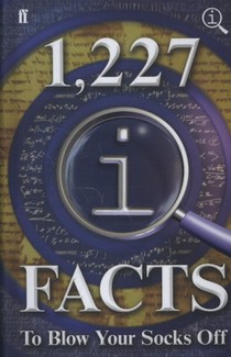 1,227 QI Facts To Blow Your Socks Off voorzijde