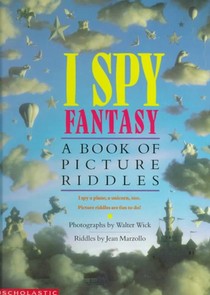 Marzollo, J: I Spy Fantasy: A Book of Picture Riddles voorzijde