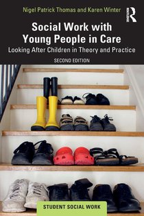 Social Work with Young People in Care voorzijde