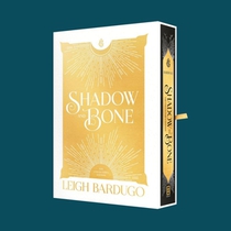 Shadow and Bone: The Collector's Edition voorzijde