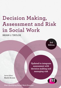 Decision Making, Assessment and Risk in Social Work voorzijde