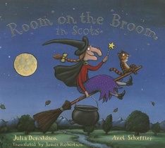 Room on the Broom in Scots voorzijde