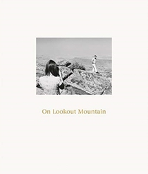 Robert Adams: On Lookout Mountain voorzijde