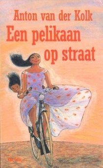 Een pelikaan op straat voorzijde