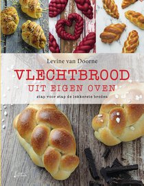 Vlechtbrood uit eigen oven voorzijde