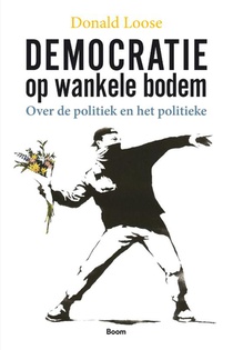 Democratie op wankele bodem voorzijde