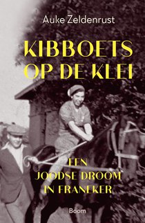 Kibboets op de klei voorzijde