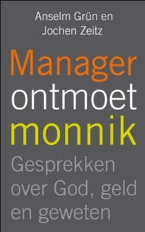 Manager ontmoet monnik voorzijde