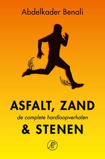 Asfalt, zand & stenen voorzijde