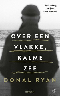 Over een vlakke, kalme zee voorzijde