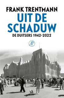 Uit de schaduw