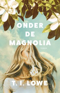 Onder de magnolia voorzijde