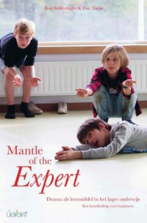 Mantle of the Expert voorzijde