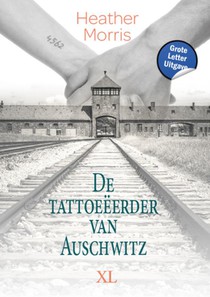 De tattoeëerder van Auschwitz voorzijde