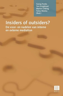 Insiders of outsiders? voorzijde